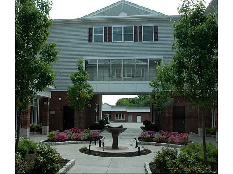 114 GRANITE ST 221, 221, Westerly, RI, 02891, Atrium At The Quarry