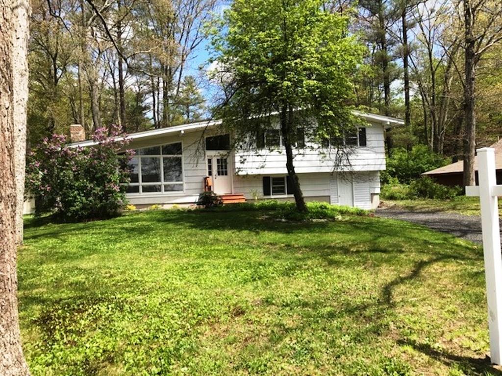 20 Lake View CIR, Glocester, RI 02814, Keach Pond/Chepachet Mott