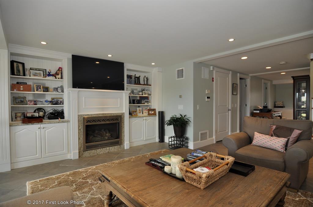 11 SHORE RD, Narragansett, RI, 02882, Breakwater Village Mott & Chace