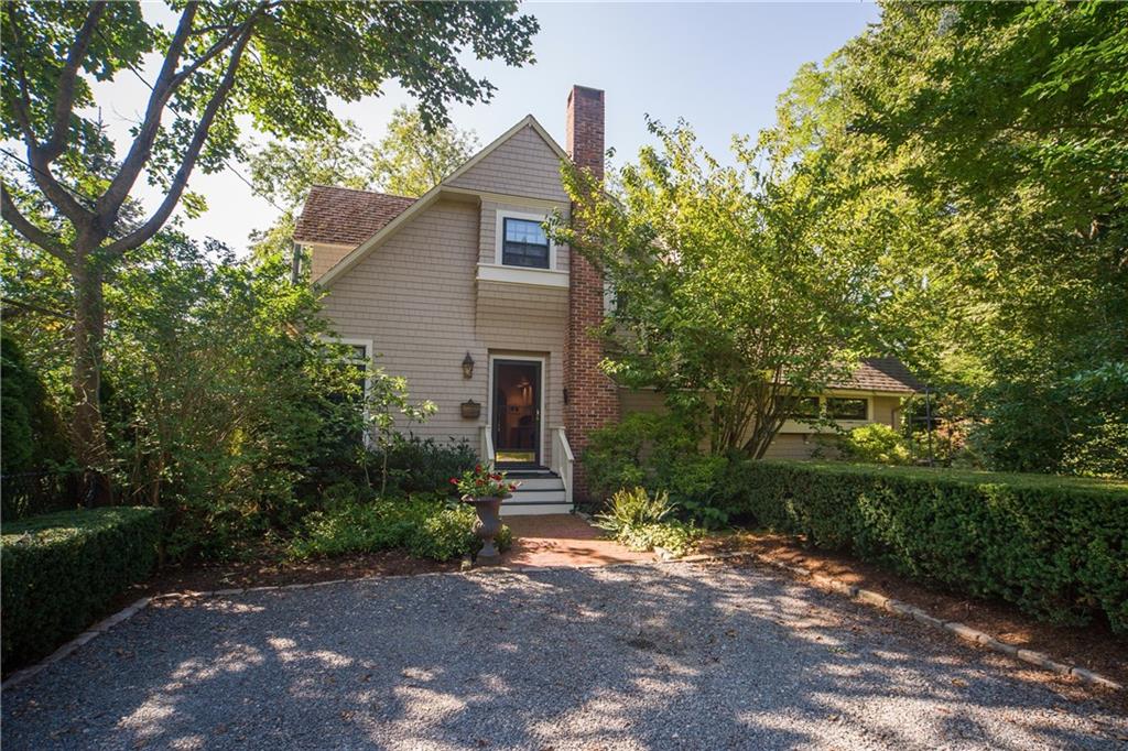 107 Old Beach Rd 5 Newport Ri 02840 Mott Chace Sotheby S 107 Old Beach Rd 5 Newport Ri 02840