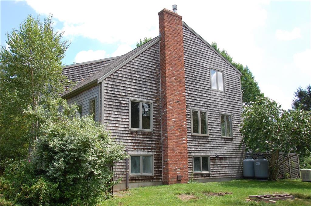 Sold 20 Dons Lane Lane, Little Compton, RI 02837 4 Beds / 2 Full