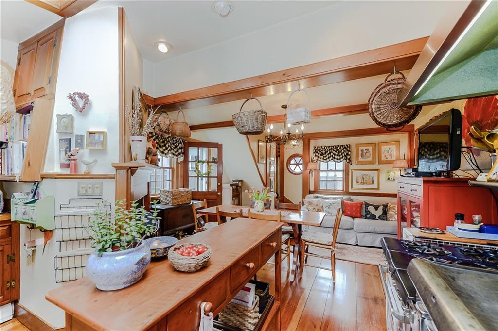 49 Farewell Street Newport Ri 02840 Mott Chace Sotheby S
